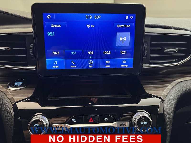 Used 2021 Ford Explorer Limited w/ Equipment Group 301A AWD/4WD image 26