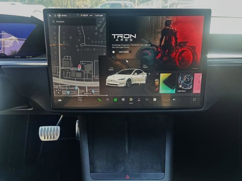 Used 2021 Tesla Model S Plaid image 16