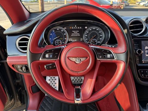 Used 2017 Bentley Bentayga AWD/4WD image 49
