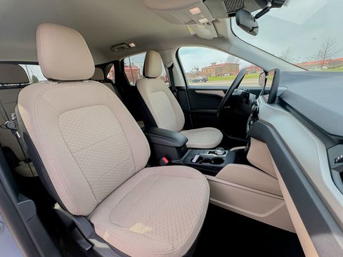 Used 2022 Ford Escape SE image 24