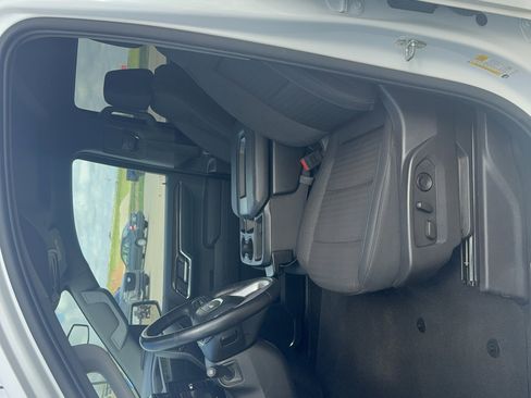 Used 2024 GMC Sierra 1500 SLE image 18