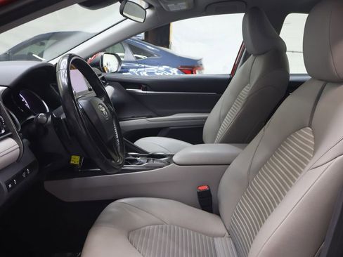 Used 2024 Toyota Camry SE FWD image 17