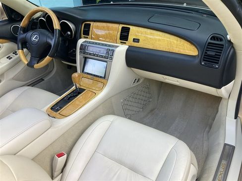 Used 2005 Lexus SC 430 Convertible RWD image 19