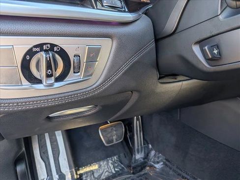 Used 2020 BMW 750i xDrive w/ M Sport Package image 17