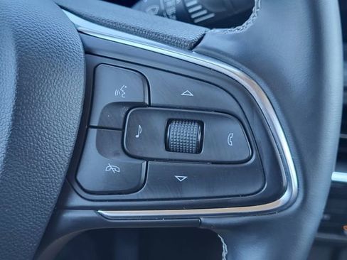 Used 2025 Buick Encore GX Preferred AWD/4WD image 17