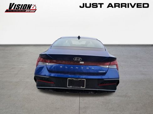 Certified 2025 Hyundai Elantra Limited image 6
