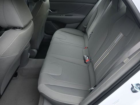 Used 2025 Hyundai Elantra Sport FWD image 19