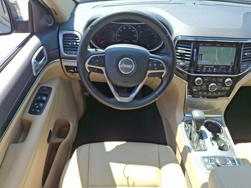 Used 2020 Jeep Grand Cherokee Limited w/ Trailer Tow Group IV image 11