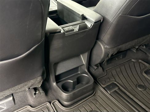 Certified 2022 Toyota Sienna XSE image 38