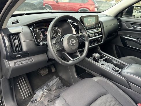 Used 2022 Nissan Pathfinder SV image 32