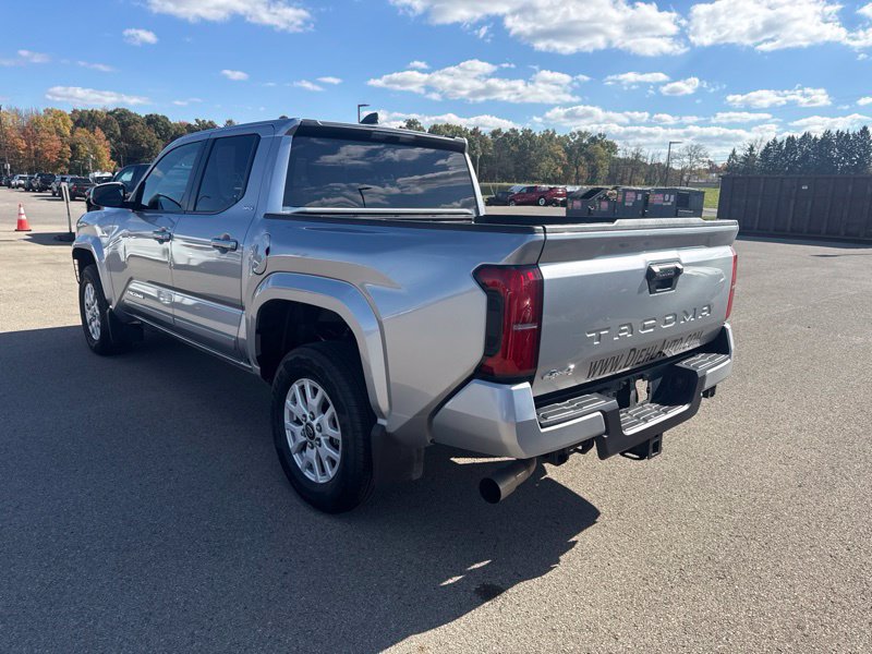 Used 2025 Toyota Tacoma SR5 AWD/4WD image 14