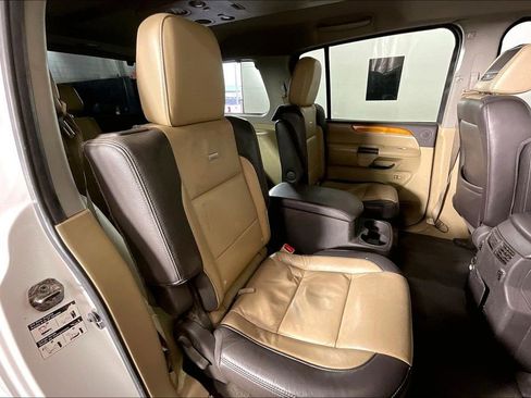 Used 2014 Nissan Armada Platinum w/ Platinum Reserve Package image 36