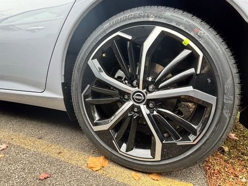 New 2025 Nissan Altima 2.5 SR image 7