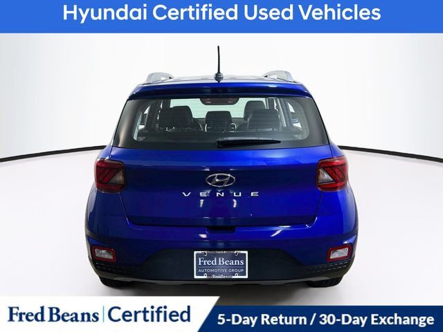 Certified 2023 Hyundai Venue Limited w/ Cargo Package FWD image 11