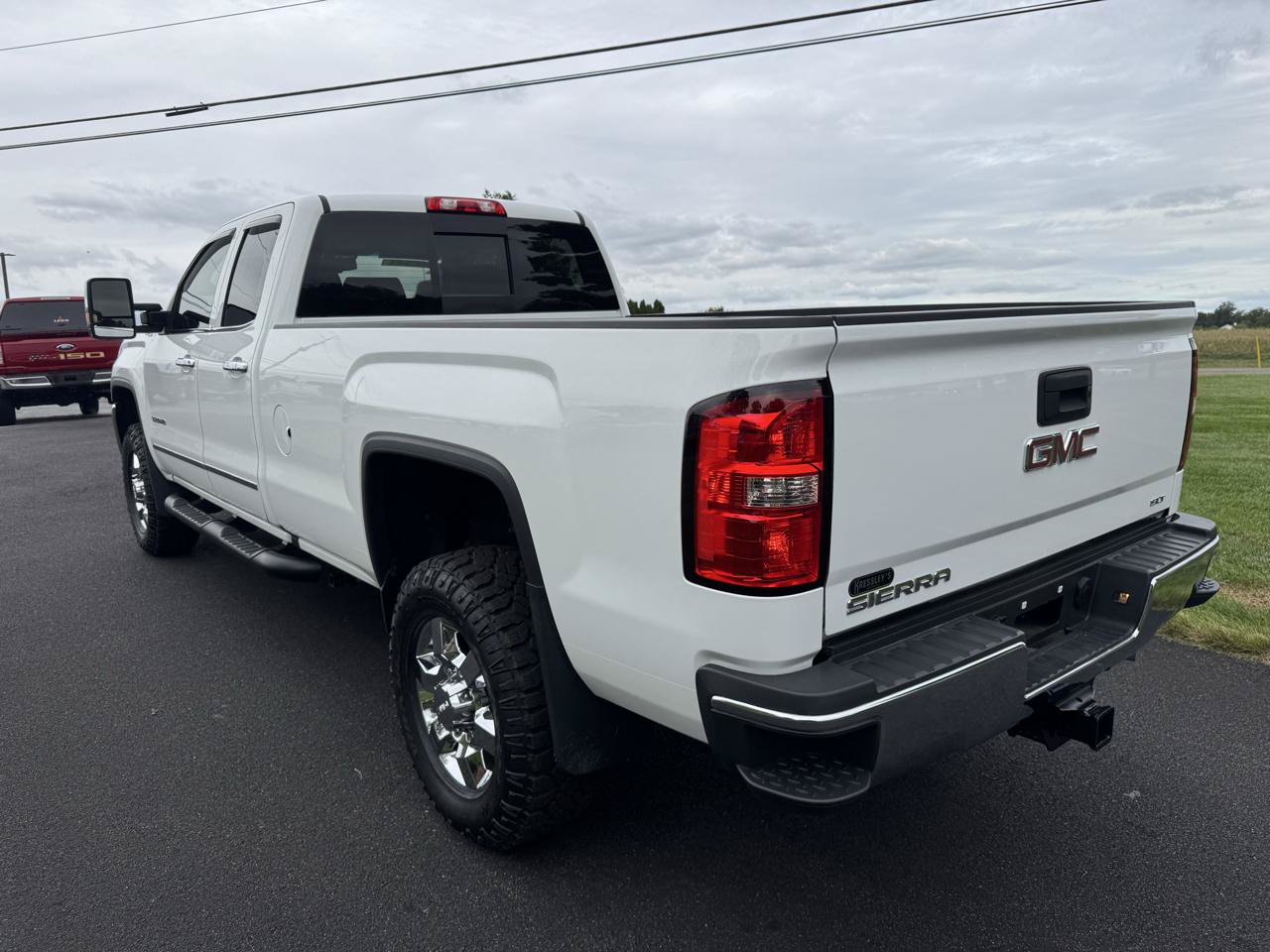 Used 2016 GMC Sierra 3500 SLT w/ Suspension Package, Off-Road AWD/4WD image 4
