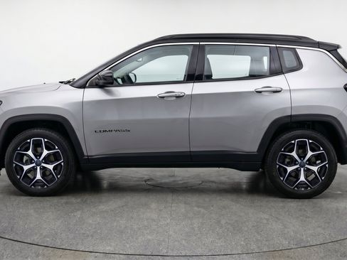 Used 2025 Jeep Compass Limited AWD/4WD image 5