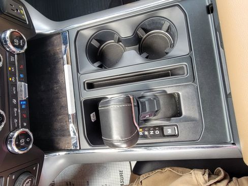 Used 2021 Ford F150 Lariat w/ Equipment Group 502A High image 29