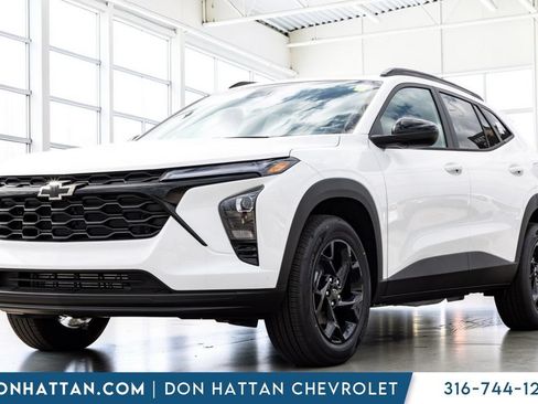 New 2026 Chevrolet Trax LT w/ Driver Confidence Package FWD image 1