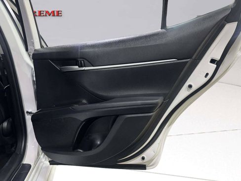 Used 2023 Toyota Camry SE w/ Convenience Package FWD image 32