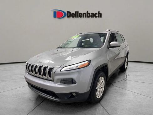 Used 2017 Jeep Cherokee Latitude w/ Safety/Convenience Group FWD image 1