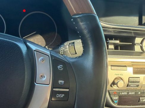 Used 2015 Lexus ES 300h w/ Navigation System Package FWD image 13