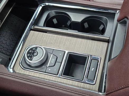 Used 2024 Ford Expedition Limited RWD image 29