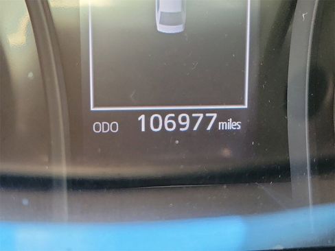 Used 2020 Toyota Camry SE image 22