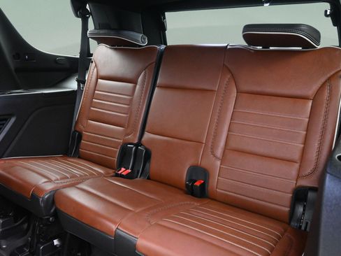 Used 2024 GMC Yukon Denali Ultimate AWD/4WD image 25