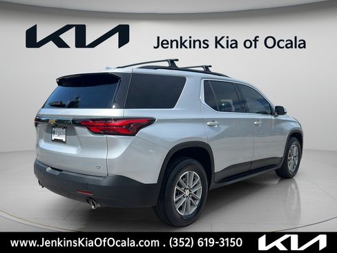 Used 2022 Chevrolet Traverse LT FWD image 3