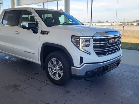 Used 2024 GMC Sierra 1500 SLT image 4