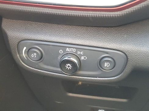 Used 2022 Chevrolet TrailBlazer RS w/ Sun and Liftgate Package image 13