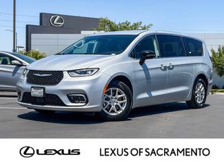 Used 2024 Chrysler Pacifica Touring-L FWD video 1