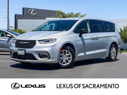 Used 2024 Chrysler Pacifica Touring-L