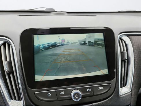 Used 2018 Chevrolet Malibu LT FWD image 17
