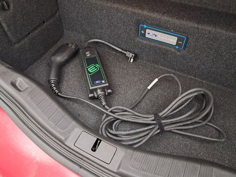 Used 2014 Ford Fusion Energi SE image 25