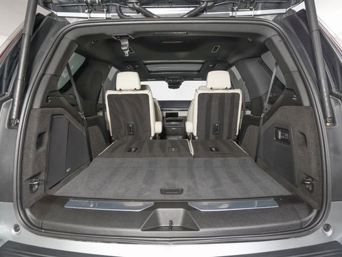 Used 2026 Cadillac Escalade Sport image 12