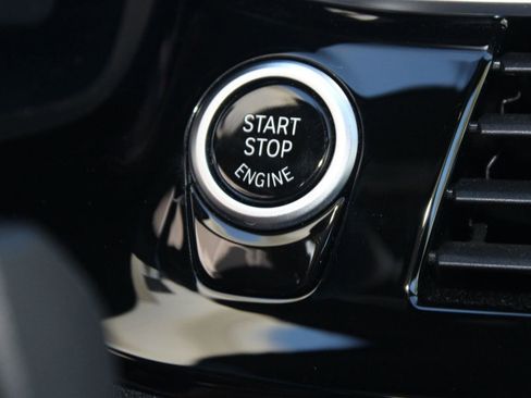 Used 2023 BMW 540i w/ M Sport Package image 28