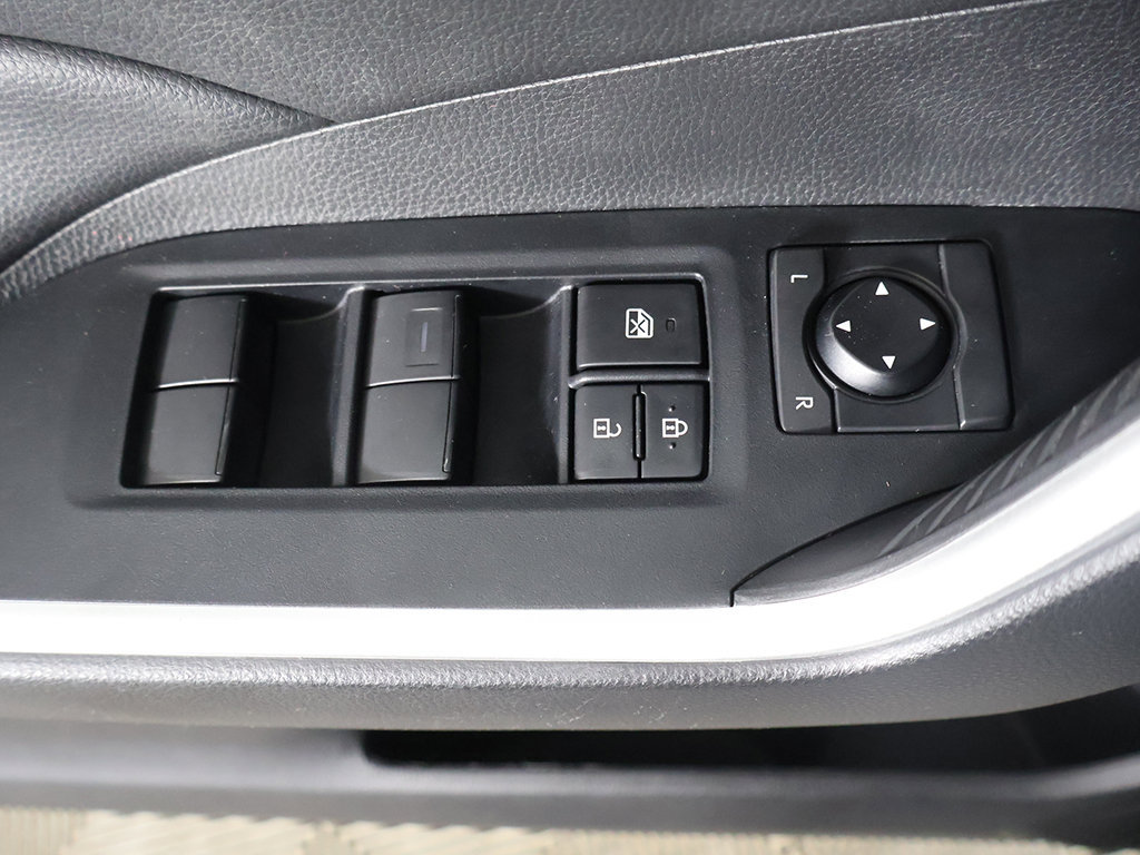 Used 2021 Toyota RAV4 LE w/ Carpet Mat Package (TMS) AWD/4WD image 32