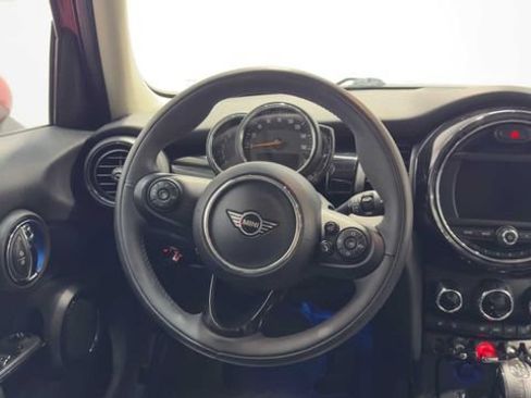 Used 2019 MINI Cooper 4-Door Hardtop w/ Signature Upholstery Package FWD image 18