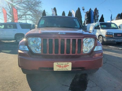 Used 2012 Jeep Liberty Sport image 8