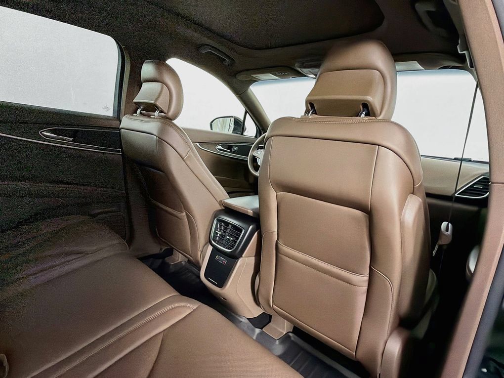 Used 2017 Lincoln MKX Reserve w/ Driver Assistance Package FWD image 26