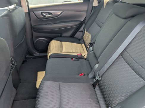 Used 2018 Nissan Rogue SV AWD/4WD image 24
