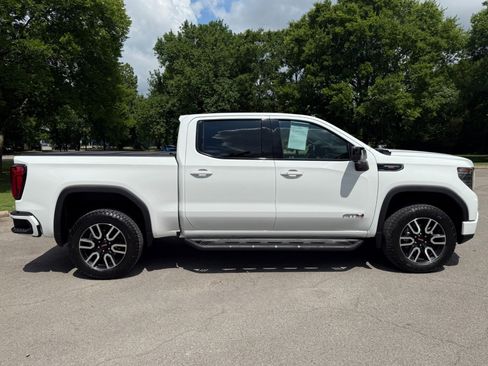 Used 2024 GMC Sierra 1500 AT4 w/ Technology Package image 8