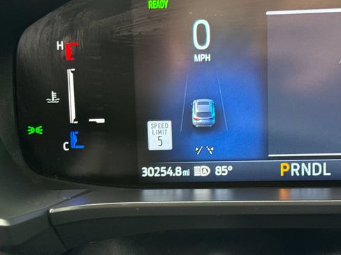 Used 2025 Ford Escape SE FWD image 34
