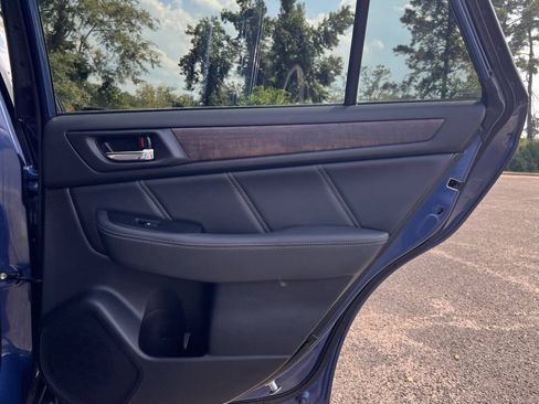 Used 2019 Subaru Outback 2.5i Limited AWD/4WD image 19