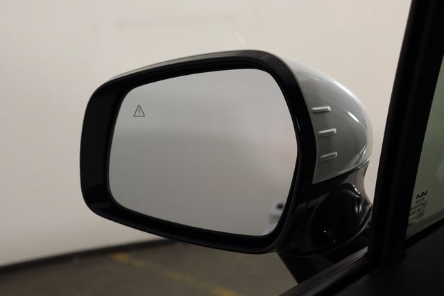 Certified 2025 Kia Carnival FWD image 37