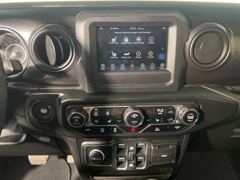 Certified 2020 Jeep Gladiator Sport image 17