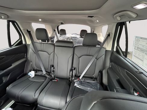 New 2026 Honda Pilot Touring image 13