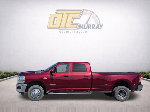Used 2022 RAM 3500 Tradesman AWD/4WD image 3