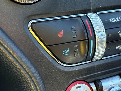 Used 2019 Ford Mustang Premium RWD image 39